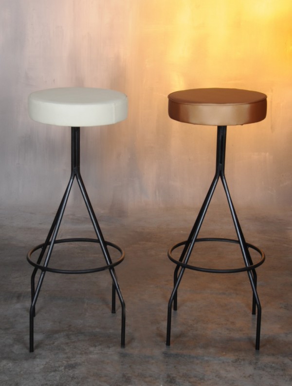 Taburete hierro natural Alex – Muebles de hierro, latón, zinc, inox